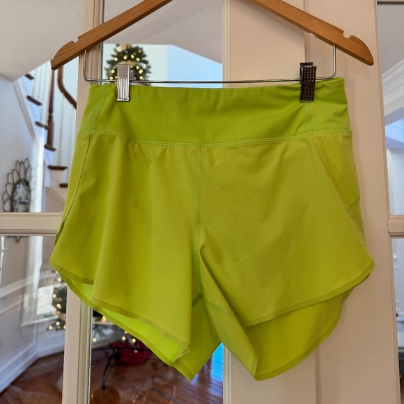 Athleta Run With It 3.5” Short, SIZE X SMALL (XS), NEON YELLOW/GREEN - Picture 2 of 3